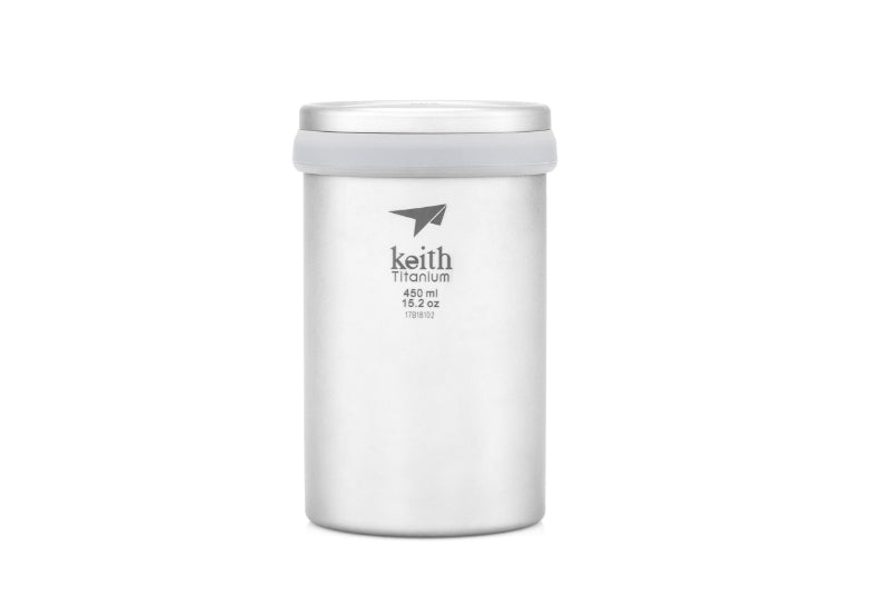 Tasse mit integriertem Tee-Ei